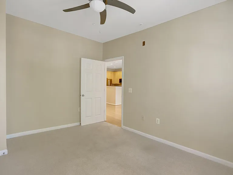 2301 25th St S #4-412 — Photo 18
