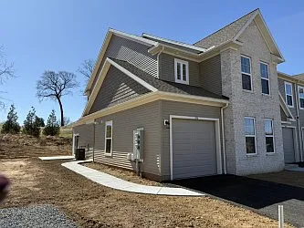 Flying Hills Apartments — Photo 4
