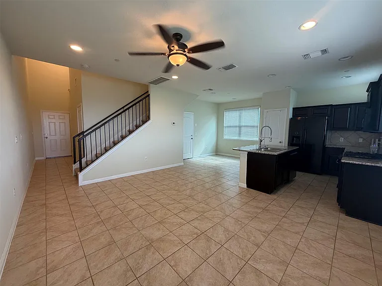 1001 Zodiac Ln #15 — Photo 4