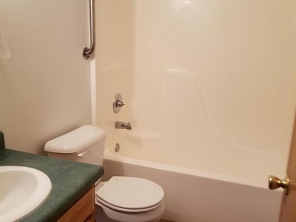5th image of 1220 51st Ave APT 6