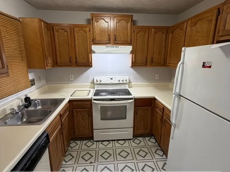 6855 Shawcross Ln — Photo 3