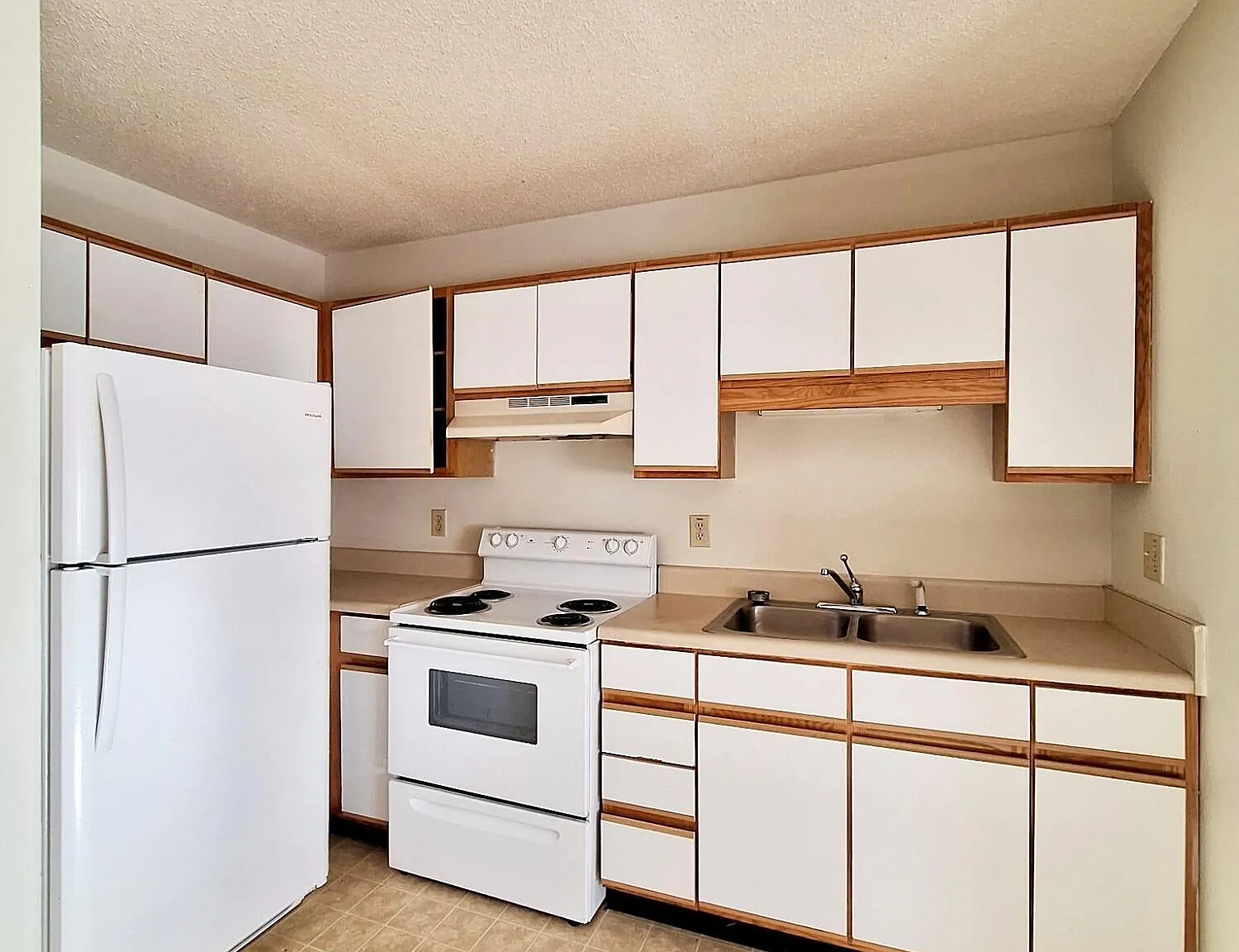 2 bed, 1.0 bath, $900 — Photo 3