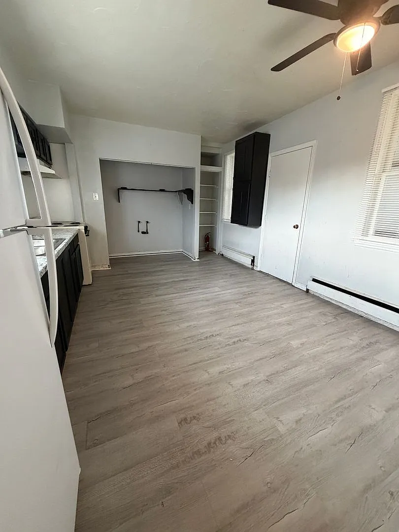 1027 East Market Street — Photo 4