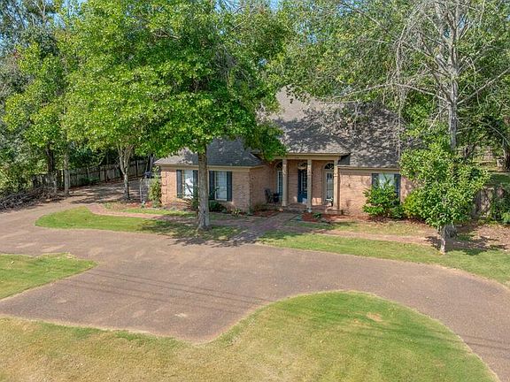 5th image of 239 Hickory Ln
