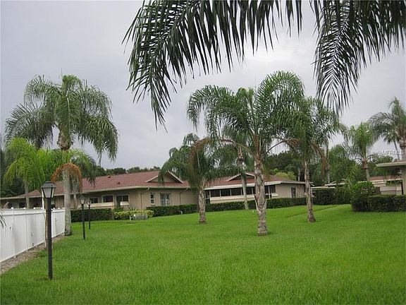 4th image of 2492 Laurelwood Dr APT E
