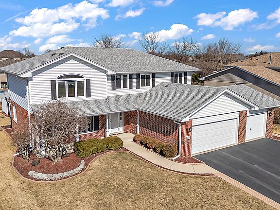 3rd image of 8112 Justin Ct