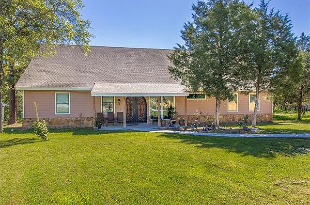 1st image of 462 Green Valley Dr