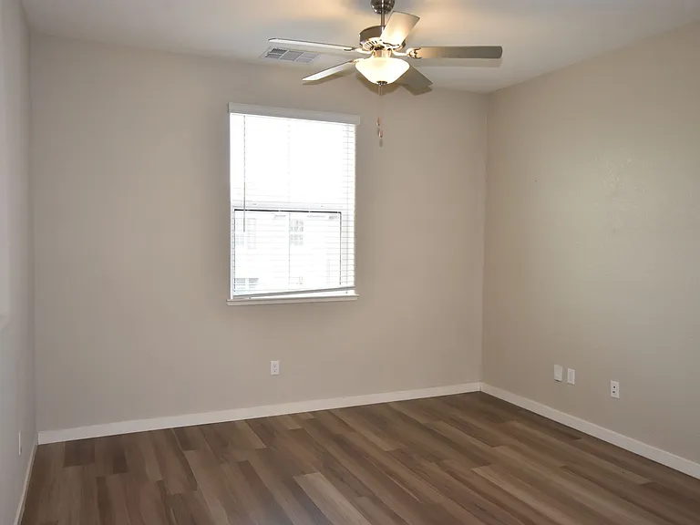4097 Southampton St — Photo 6