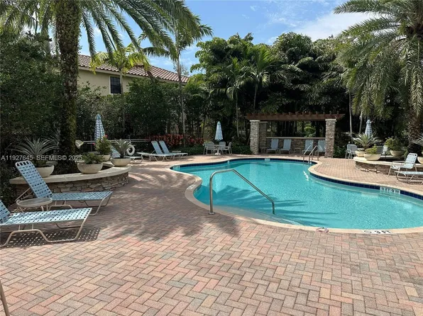 13017 Riverwalk Cir S, Fort Lauderdale, FL 33325