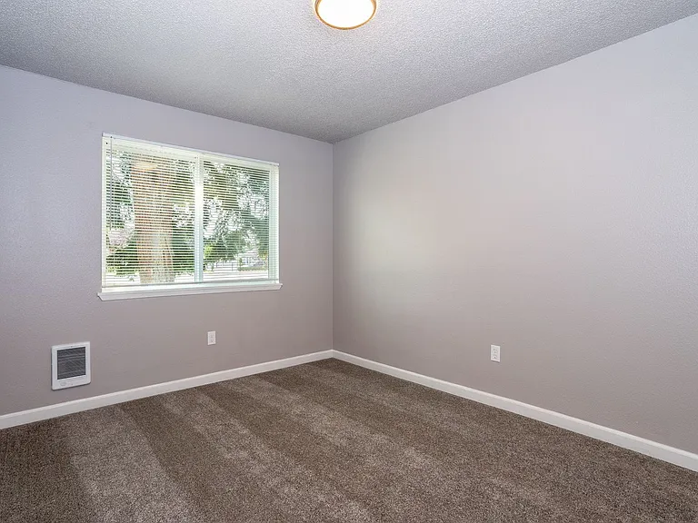 Forest Park Apartments — Photo 40