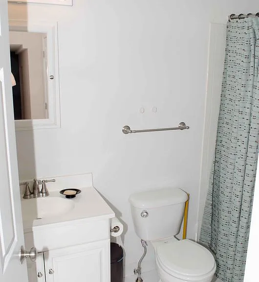 1604 Johnson St — Photo 7