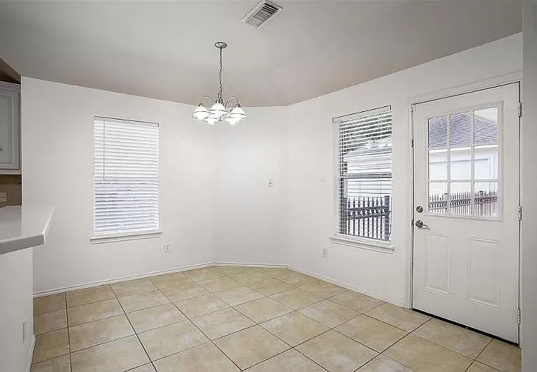 2718 Atlas Dr — Photo 20