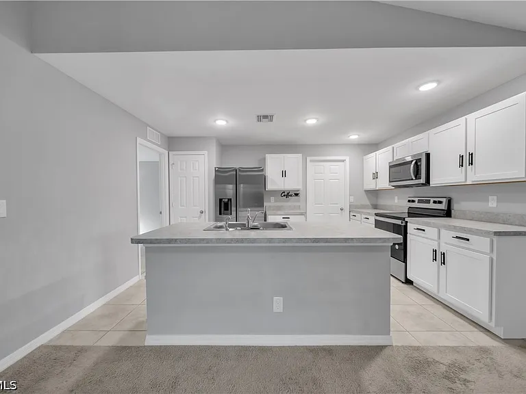 2617 53rd St W — Photo 4