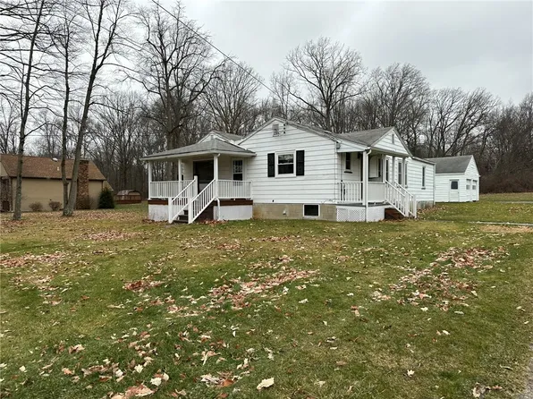 3998 Mitchell Rd, New Castle, PA 16105