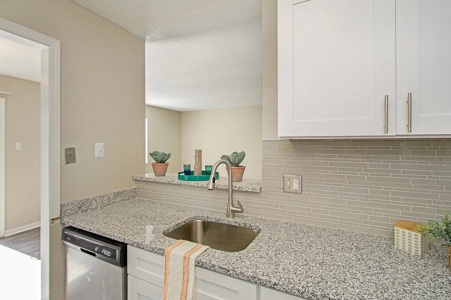 The Elliott at College Park Apartment Homes — Photo 3