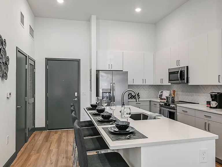 Apollo Apartments — Photo 10