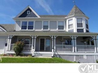 814 Chatham Dr, Milford, MI