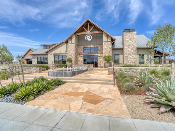 933 Winchell Way W, Madera, CA 93636