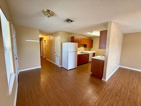 5th image of 604 Derouen St