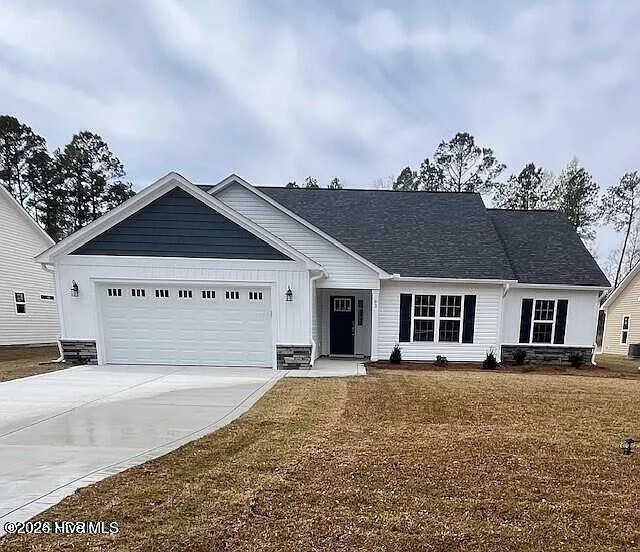 3 bed, 2.0 bath, 1870 sqft, $2,200 — Photo 1