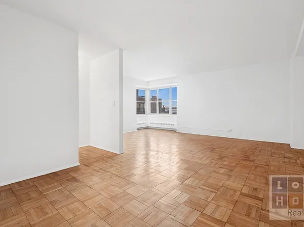 575 Grand Street E1105 image 2 of 23