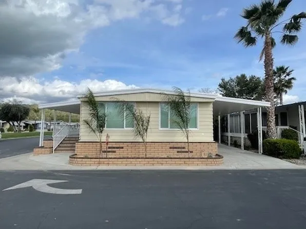 2230 Lake Park Dr Space 92, San Jacinto, CA 92583