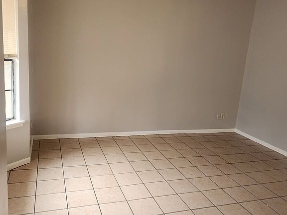 3rd image of 3981 Skidmore Ct