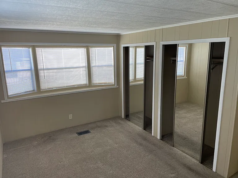 3811 Midway Dr — Photo 11