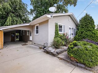 212 W Douglas Ave, Effingham, IL 62401
