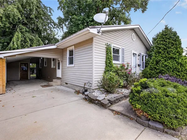 212 W Douglas Ave, Effingham, IL 62401