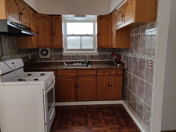 4th image of 2588 Sedgwick Ave