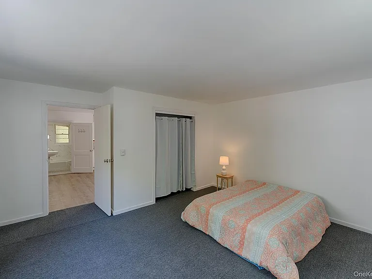 21 Van Dam Rd — Photo 17