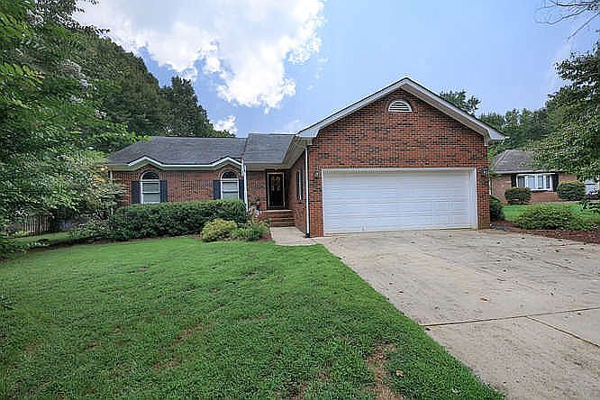 1st image of 7126 Forest Hills Dr