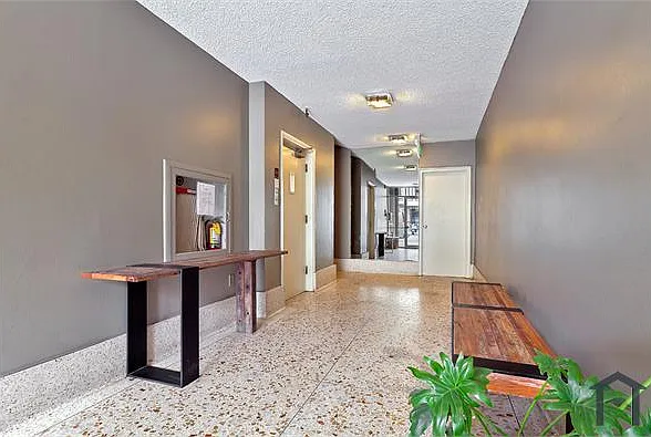1 bed, 750 sqft, $3,300 — Photo 2