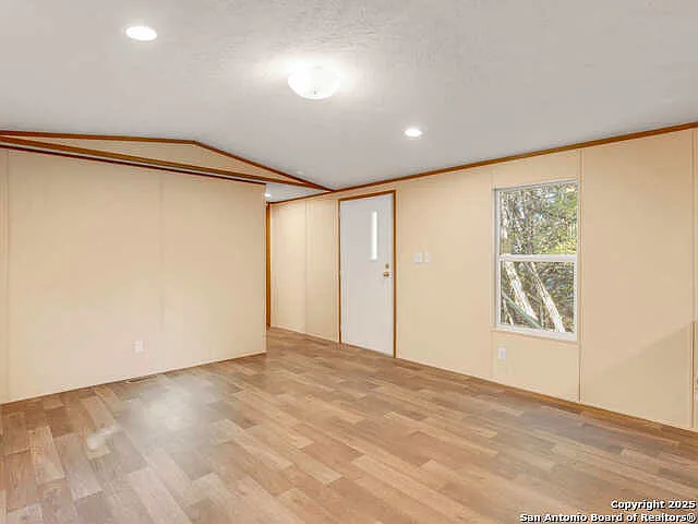 1230 Greenbriar — Photo 16