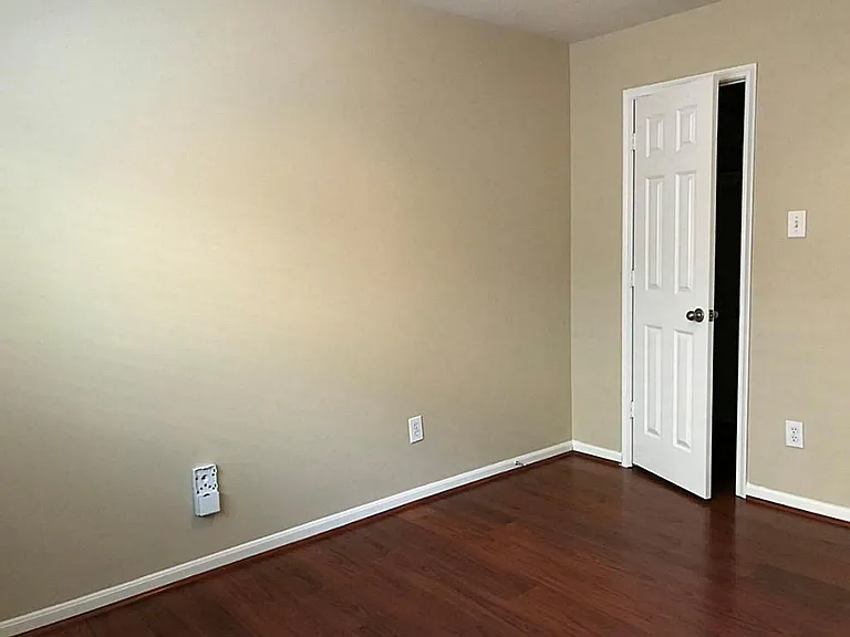 2311 Keegan Hollow Ln — Photo 12