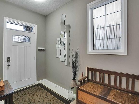 3rd image of 109 W Cranleigh Pl SE