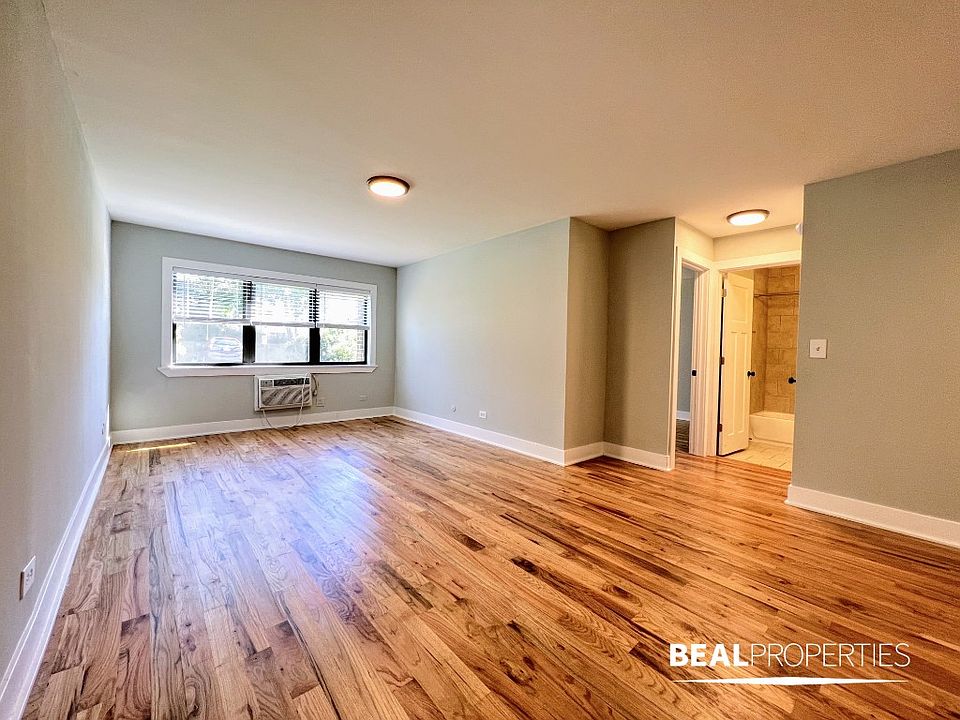 1st image of 696 Elm Pl APT 106
