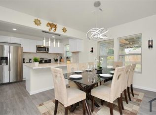 916 Caplin St, Houston, TX 77022