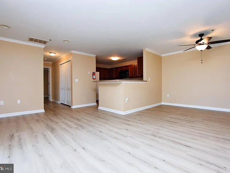 342 Nicholas Dr — Photo 6