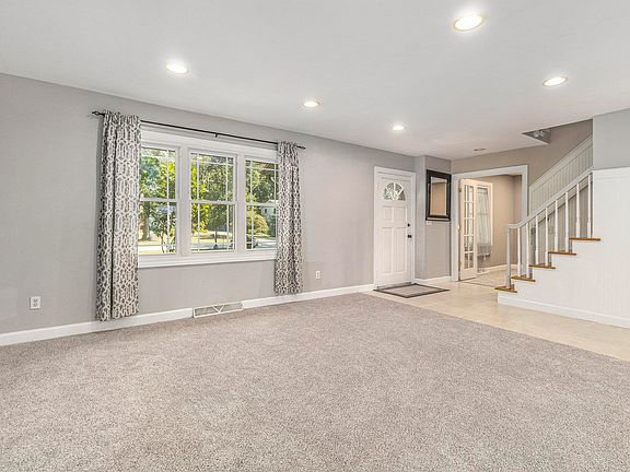 4th image of 53321 Crestview Dr