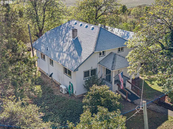2064 S Myrtle Rd, Myrtle Creek, OR 97457