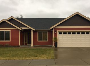 200 SW Kalmia Ave, Warrenton, OR 97146