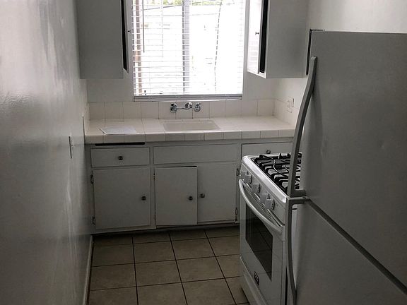 2nd image of 1809 E 4th St APT 10