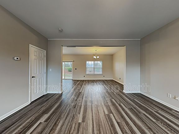2nd image of 116 Briarwood Ln