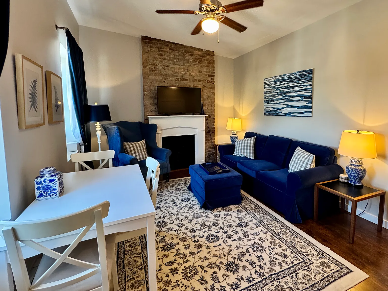 2 bed, 950 sqft, $2,400 — Photo 2