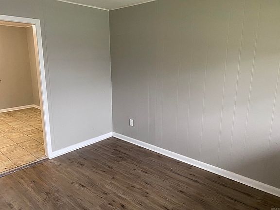 2nd image of 1510 W 38th St