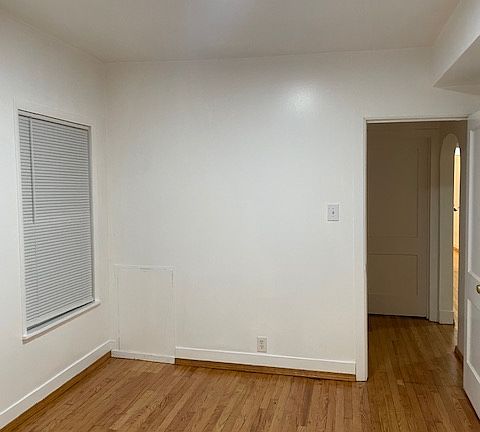 5th image of 7117 S Wabash Ave #2