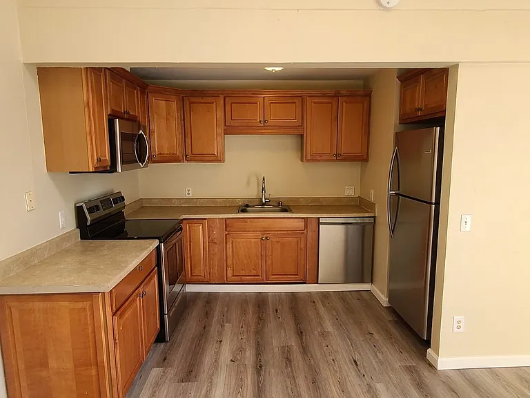 850 E Cotati Ave #4 — Photo 3