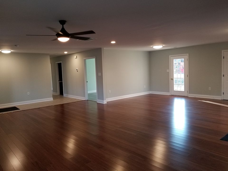 2nd image of 204 N Franklin St